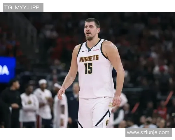 约基奇半场略显低迷：4次失误偏高，7+6+6+1数据平淡