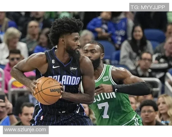 哈克斯替补登场31分钟，16中7、三分4中0得到16分4板8助